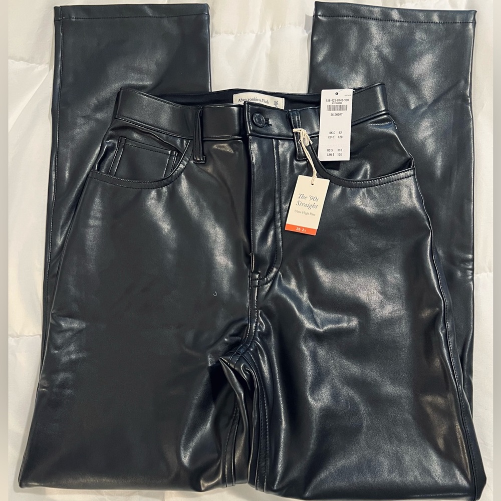Abercrombie 90s Straight Ultra High Rise Black Vegan Leather Pants 26 Short US 2